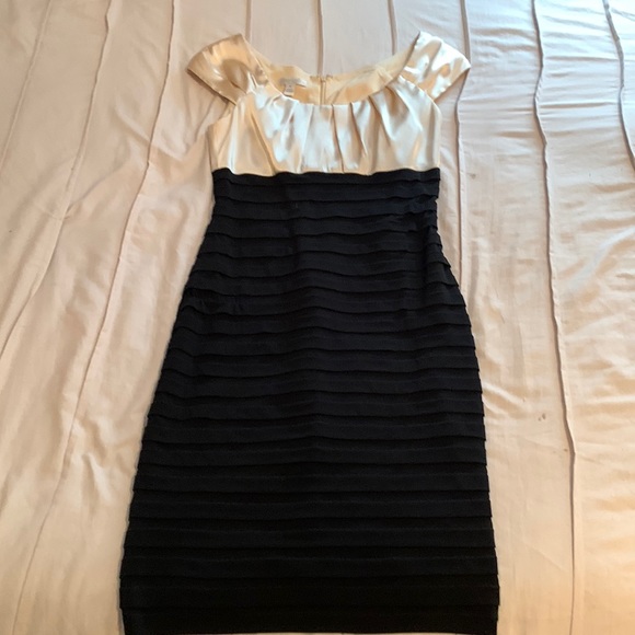 London Times Dresses & Skirts - London Times dress